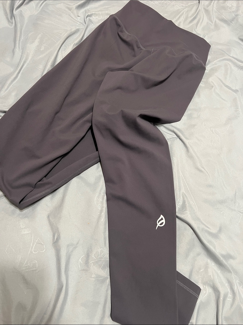P'tula Leggings in Charcoal with White Logo